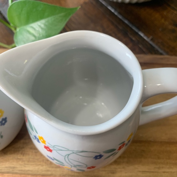 Vintage Discontinued 1980s Corelle English Meadow Sugar and Creamer Bowl Set - Picture 5 of 7